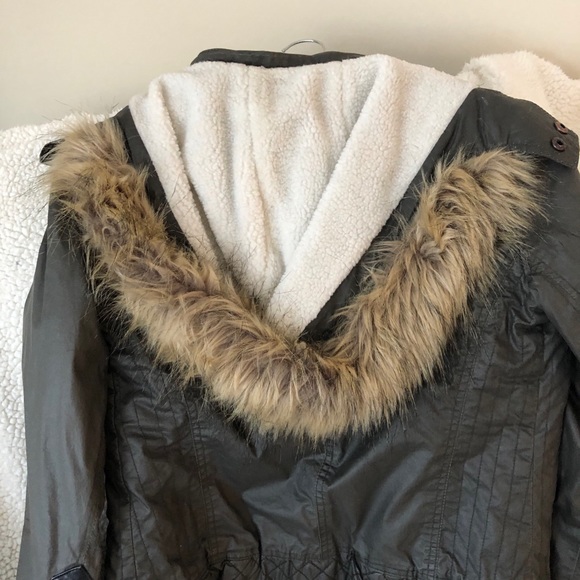 Express jacket with removable hood - Picture 3 of 6